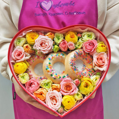 Сердце с цветами и пончиками для ванны 45459