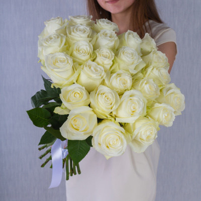 Букет из 25 белых роз Эквадор 40 см 7310-Бел Букет из 25 белых роз Эквадор 40 см 7310-Бел