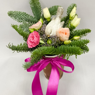Букет "Комплимент Новогодний" из кустовой розы, нобилиса и эустомы. 25906